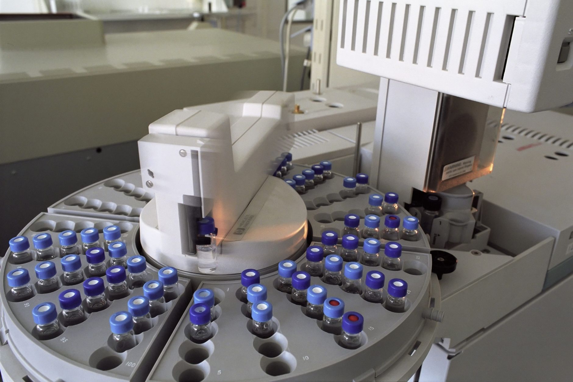 Mass Spectrometry HPLC: What a Coupled LC-MS Report Actually Shows